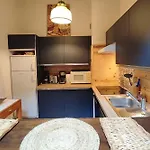 Apartment Charming T3 With Terrace In *