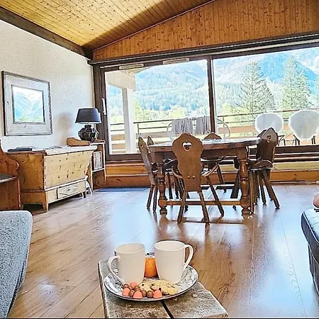 Charming T3 With Terrace In Apartment